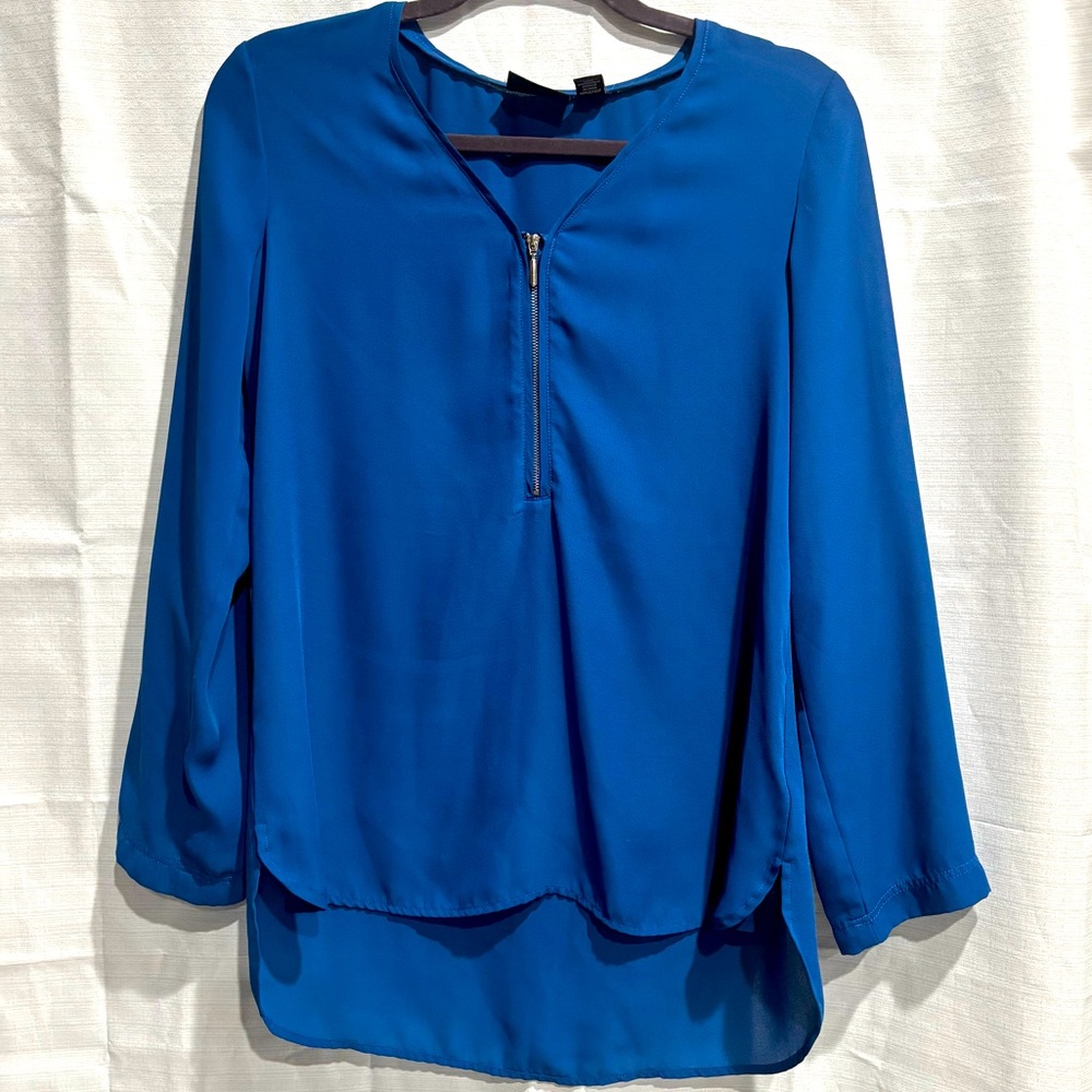 Adrienne Vittadini blue blouse size Small women’s semi-sheer